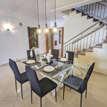 Farm Village- Townhouse 2 Mins From Old Town אלבופיירה מראה חיצוני תמונה