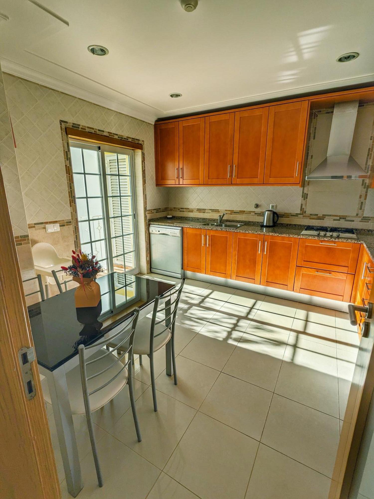 Farm Village- Townhouse 2 Mins From Old Town אלבופיירה מראה חיצוני תמונה