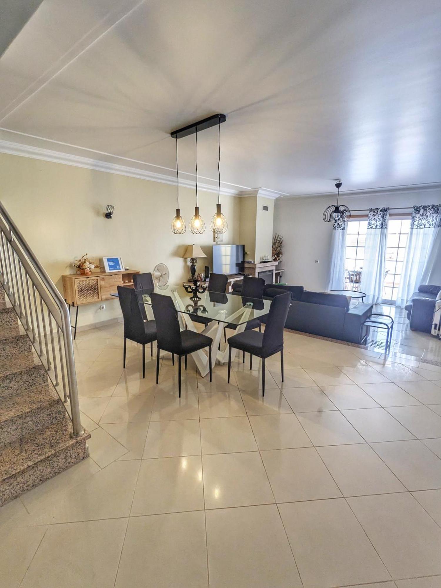 Farm Village- Townhouse 2 Mins From Old Town אלבופיירה מראה חיצוני תמונה