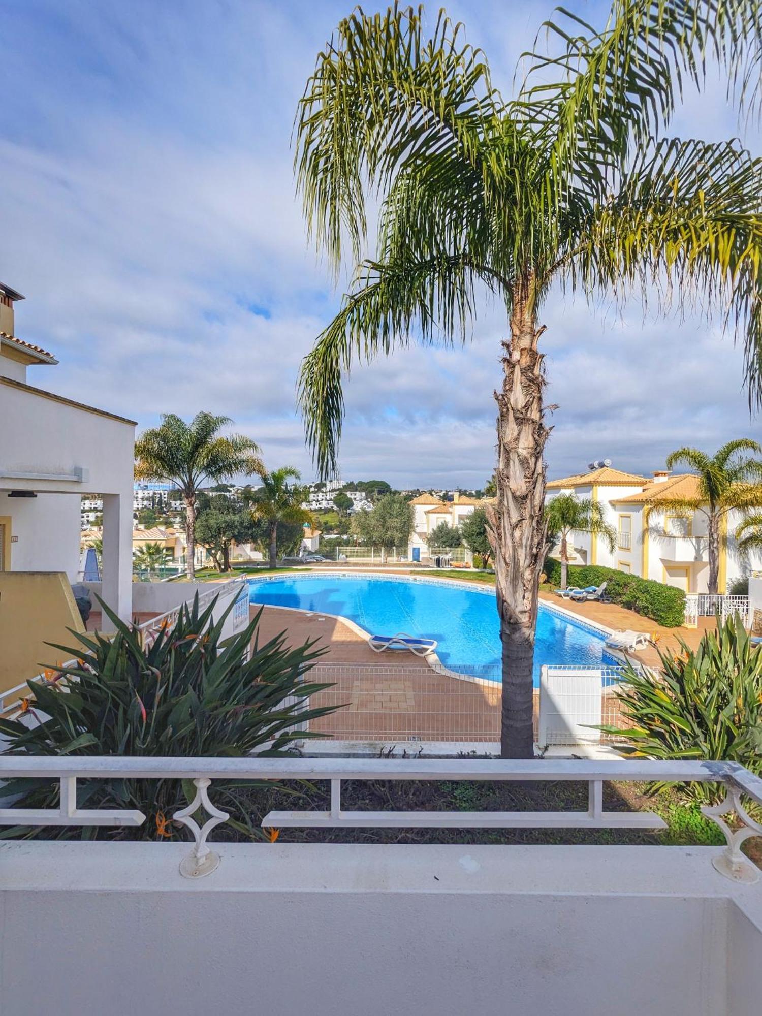 Farm Village- Townhouse 2 Mins From Old Town אלבופיירה מראה חיצוני תמונה